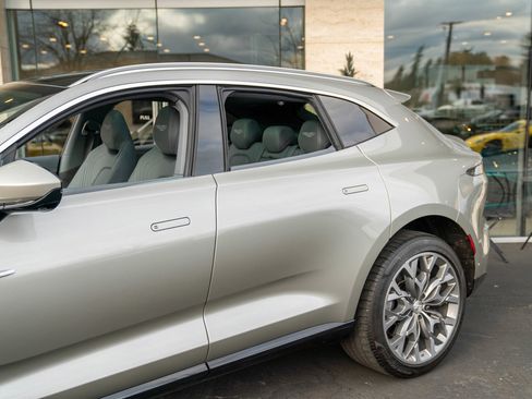 Used 2021 Aston Martin DBX image 46