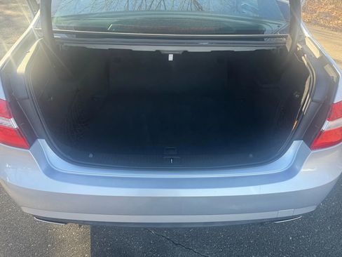 Used 2010 Mercedes-Benz E 350 Sedan image 21