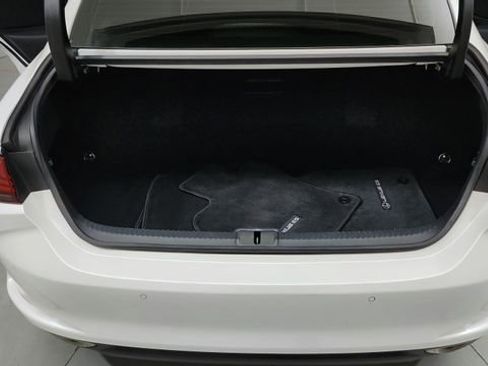 Used 2019 Lexus ES 350 w/ Premium Package image 11