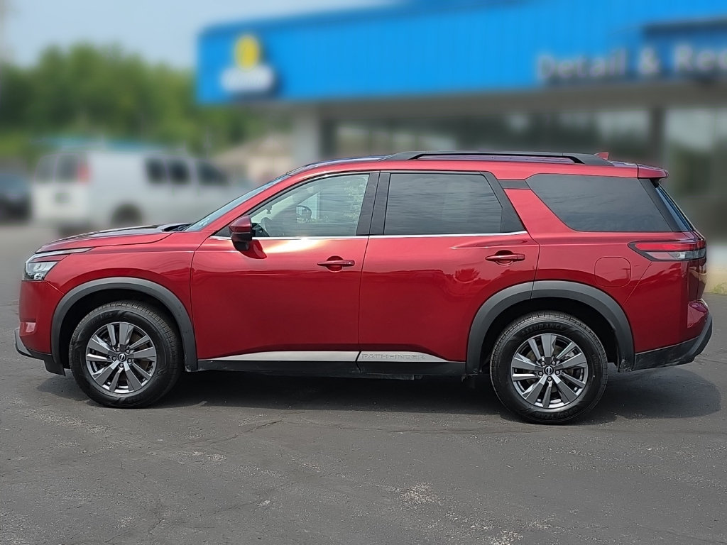 Used 2024 Nissan Pathfinder SV AWD/4WD image 11