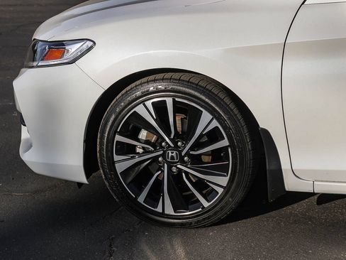 Used 2016 Honda Accord EX-L image 9