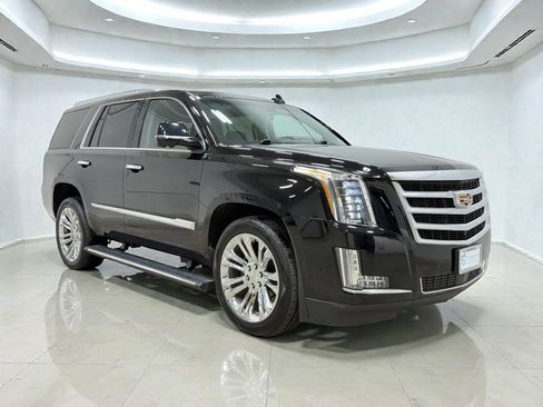 Used 2017 Cadillac Escalade Premium Luxury w/ LPO, Radiant Package image 4