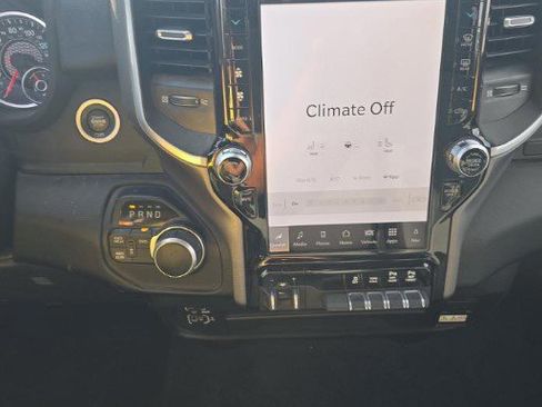 Used 2024 RAM 2500 Big Horn w/ Safety Group image 10