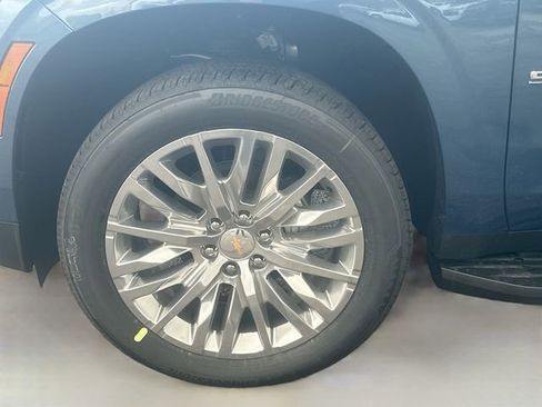 New 2026 Chevrolet Suburban Premier AWD/4WD image 37