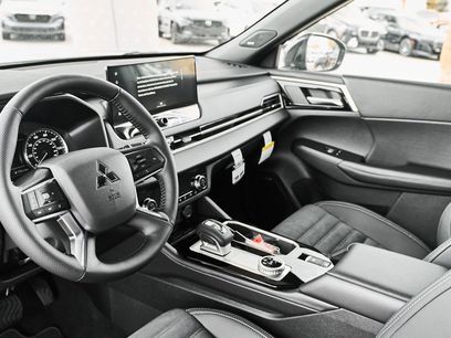New 2026 Mitsubishi Outlander LE
