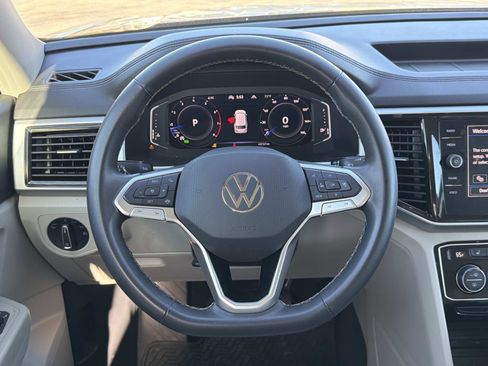 Used 2022 Volkswagen Atlas SE w/ Panoramic Sunroof Package image 8