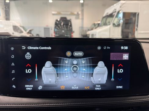 Used 2024 Nissan Ariya AWD image 23