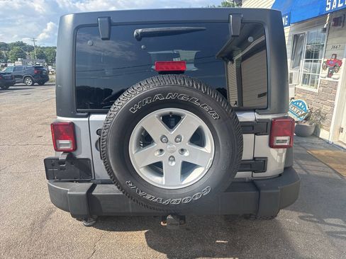 Used 2015 Jeep Wrangler Unlimited Sport w/ Quick Order Package 24S AWD/4WD image 12