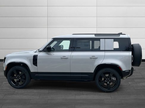 New 2026 Land Rover Defender 110 X-Dynamic SE AWD/4WD image 2