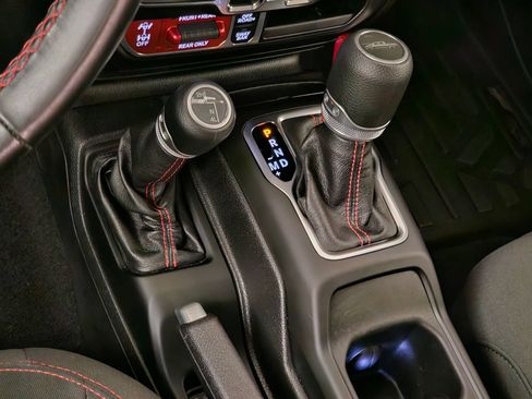 Used 2020 Jeep Gladiator Rubicon AWD/4WD image 10