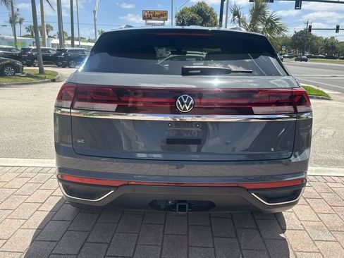 Certified 2024 Volkswagen Atlas Cross Sport SE image 7