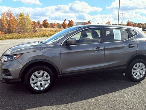 Used 2020 Nissan Rogue Sport S image 13
