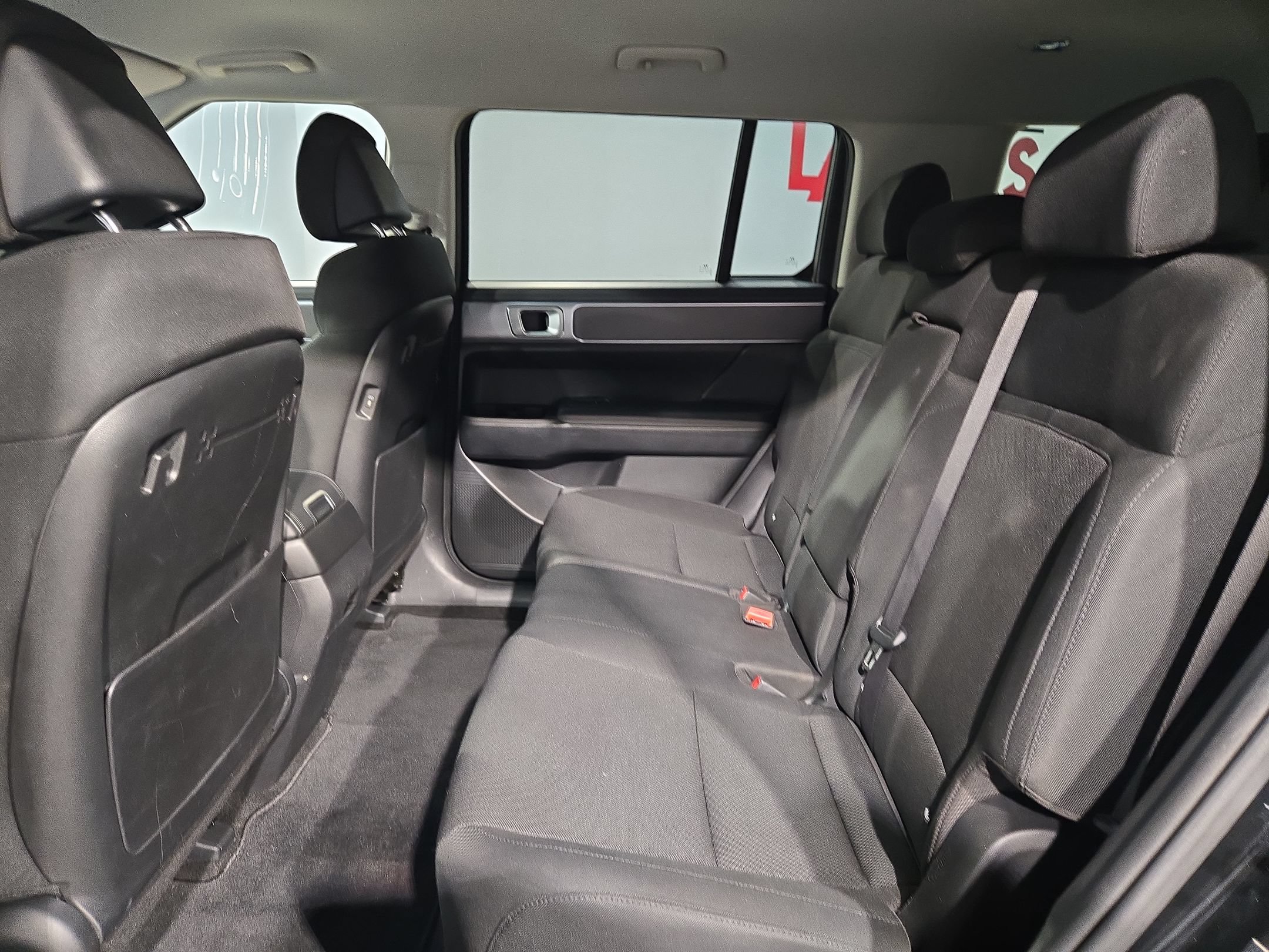 Used 2025 Hyundai Santa Fe SE AWD/4WD image 35