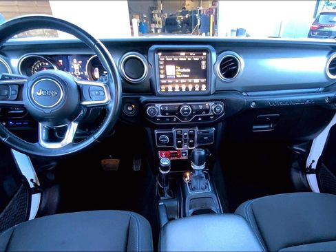Used 2022 Jeep Wrangler Unlimited Rubicon 4xe AWD/4WD image 15