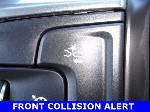 Used 2024 Chevrolet Suburban Premier image 7