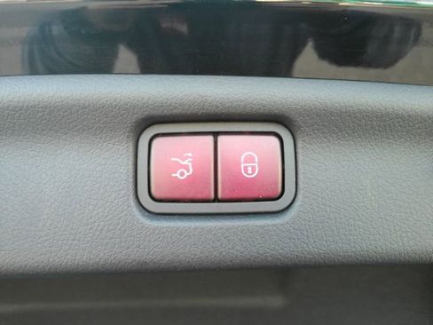 Used 2023 Mercedes-Benz C 300 Sedan w/ AMG Line w/ Night Package image 29