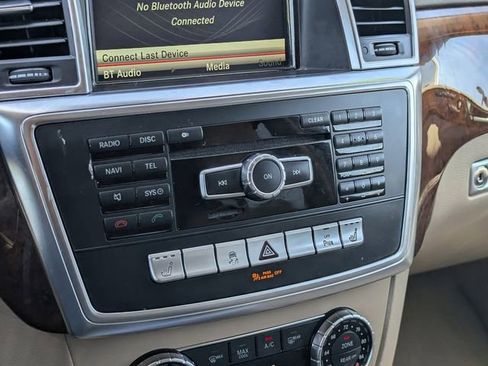 Used 2014 Mercedes-Benz GL 450 4MATIC image 27