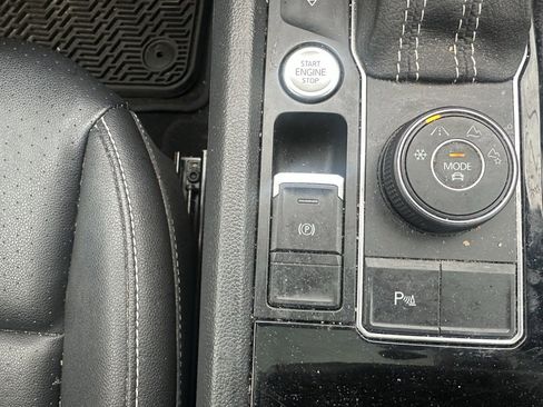 Used 2023 Volkswagen Atlas SEL image 20