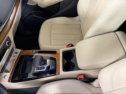 Used 2023 Audi Q5 2.0T Premium w/ Convenience Package image 16