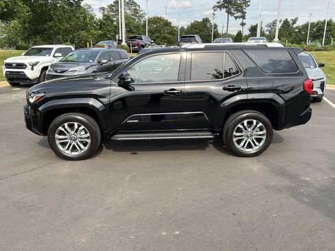 Used 2025 Toyota 4Runner Limited AWD/4WD image 6