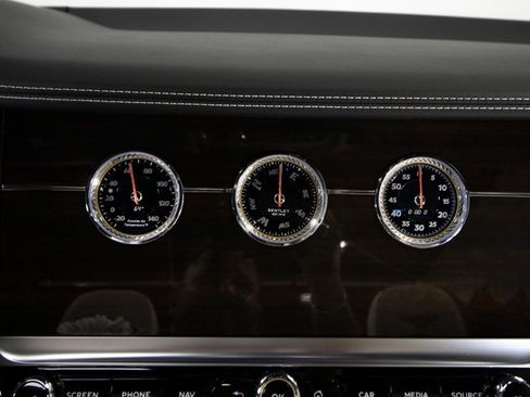 Used 2021 Bentley Continental GT image 27