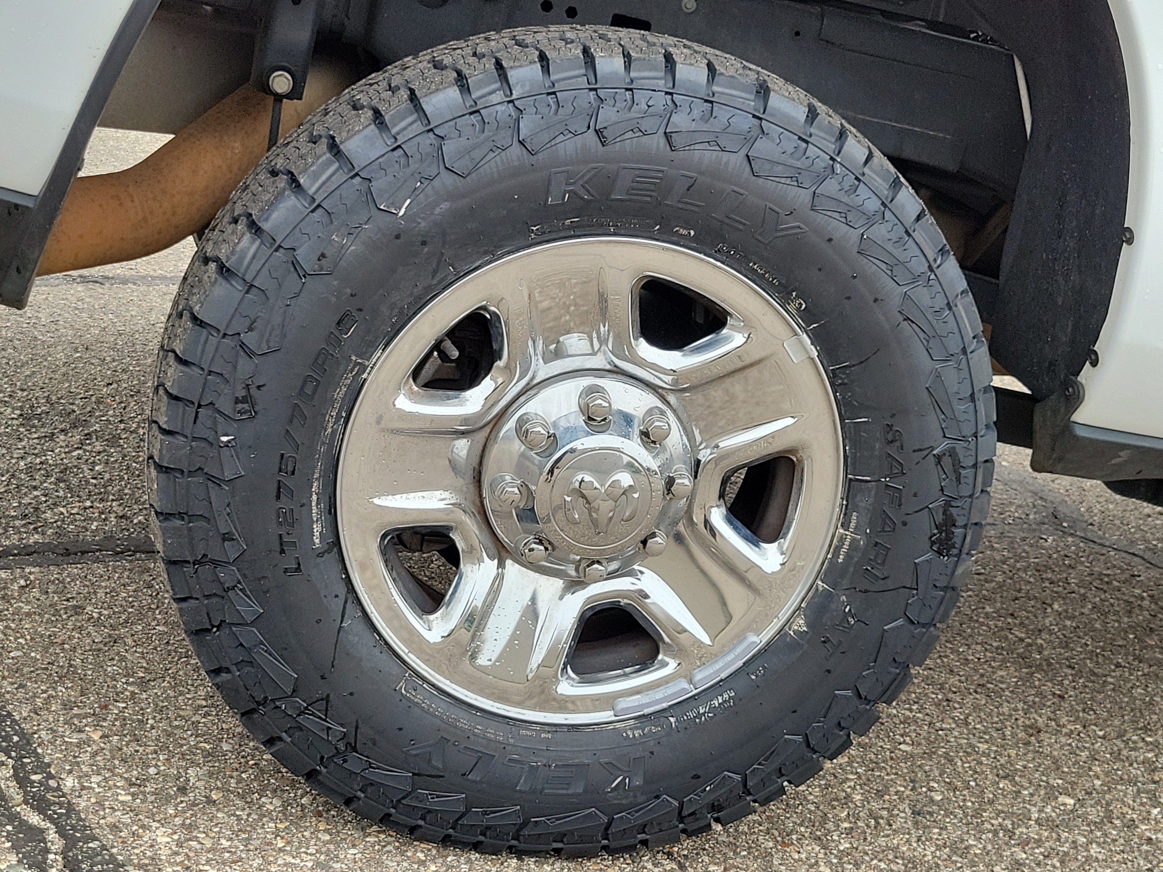 Used 2023 RAM 2500 Tradesman w/ Chrome Appearance Group AWD/4WD image 5