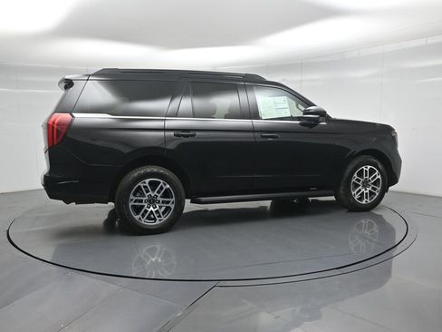 Certified 2025 Ford Expedition Active image 31