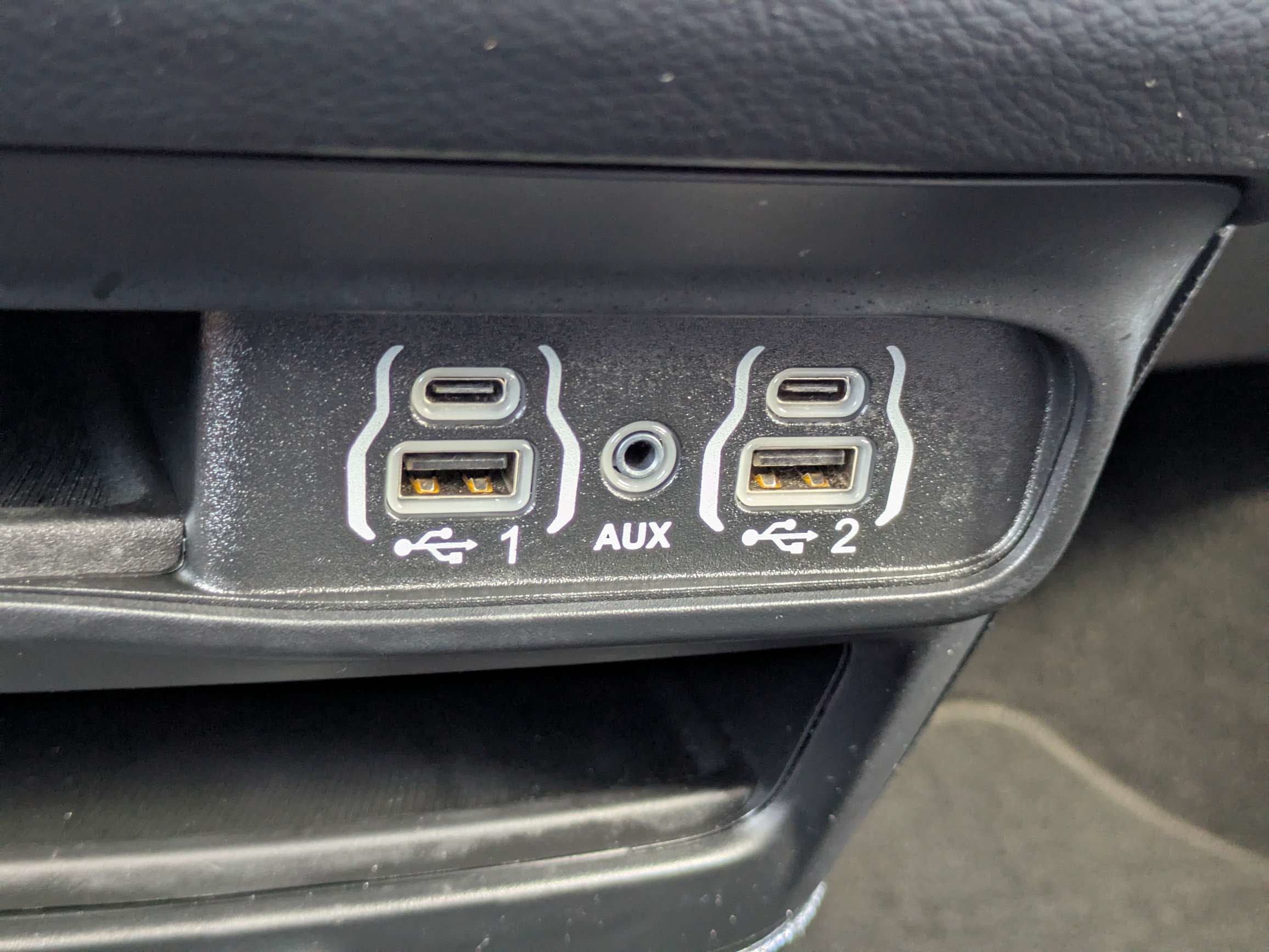 Used 2025 Chrysler Pacifica Select FWD image 25