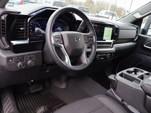 Used 2025 Chevrolet Silverado 2500 LT w/ Trail Boss Package image 3