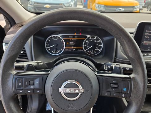 Used 2022 Nissan Rogue SV FWD image 28