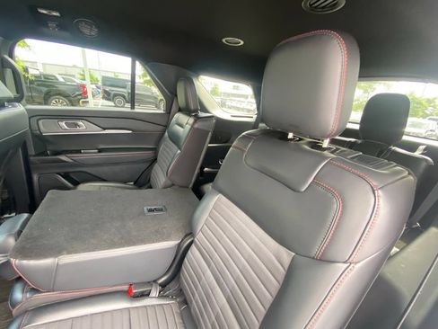 Used 2025 Ford Explorer ST-Line RWD image 24