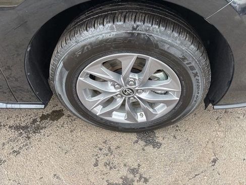 Used 2025 Toyota Sienna LE image 37