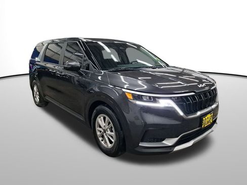 Used 2024 Kia Carnival LX image 8