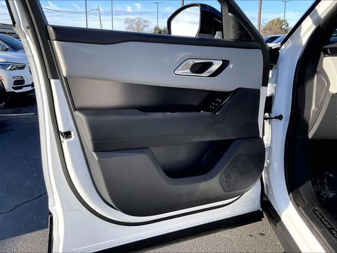 New 2026 Land Rover Range Rover Velar Dynamic SE image 24