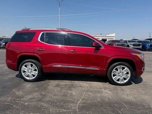 Used 2019 GMC Acadia Denali w/ Technology Package FWD image 5
