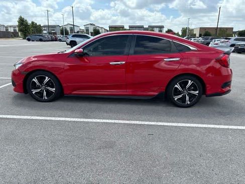 Used 2018 Honda Civic Touring image 2