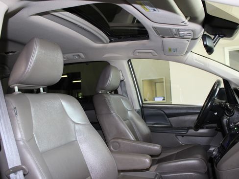 Used 2016 Honda Odyssey EX-L image 33