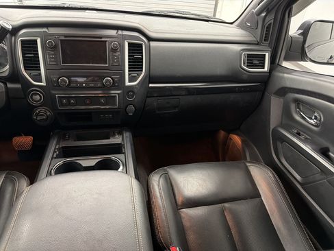Used 2019 Nissan Titan SL w/ Midnight Edition AWD/4WD image 30