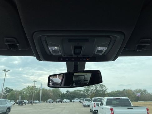 Used 2022 Chevrolet Silverado 2500 LTZ w/ LTZ Plus Package image 21