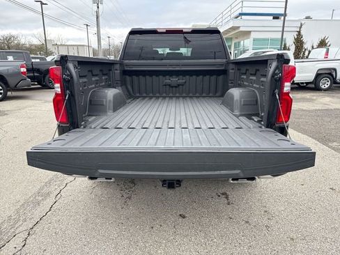 Used 2025 Chevrolet Silverado 1500 LTZ AWD/4WD image 24