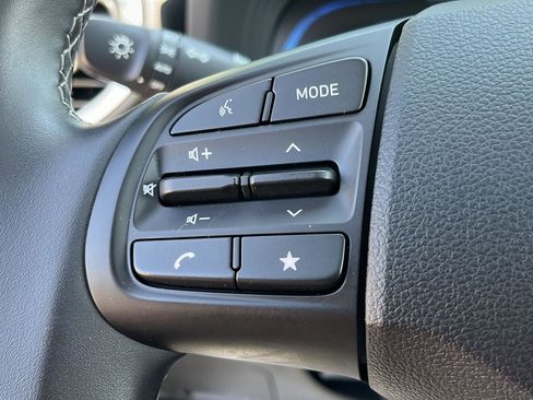 Used 2025 Hyundai Venue SEL FWD image 14