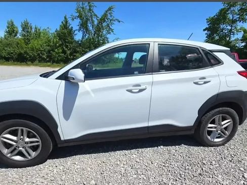 Used 2021 Hyundai Kona SE AWD/4WD image 2