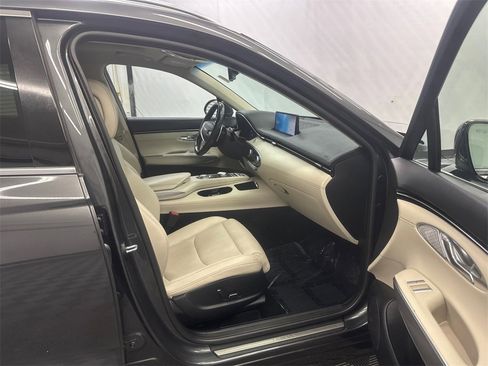 Used 2023 Genesis GV70 2.5T w/ Select Package image 14