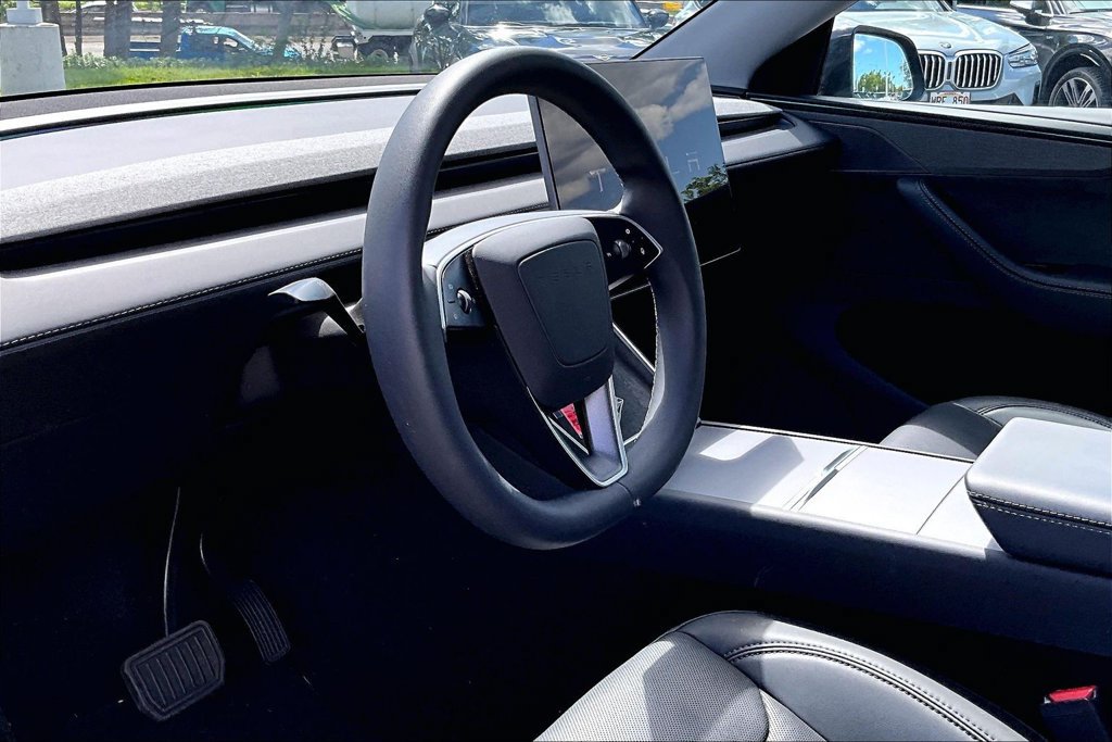 Used 2026 Tesla Model Y Long Range AWD/4WD image 13