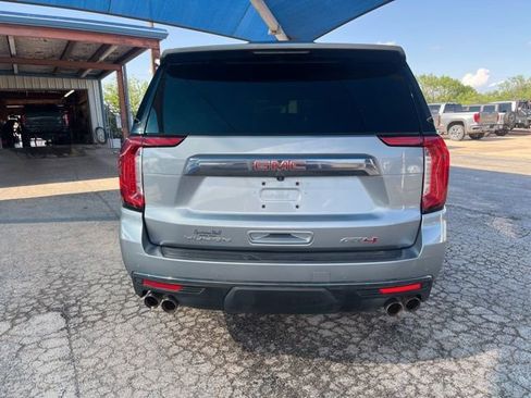 Used 2024 GMC Yukon AT4 w/ Technology Package AWD/4WD image 6