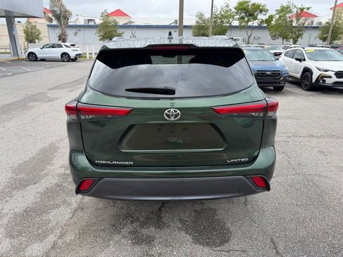 Used 2023 Toyota Highlander Limited image 6