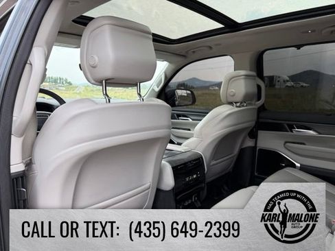 Used 2023 Jeep Wagoneer L Series III w/ Premium Group I AWD/4WD image 27