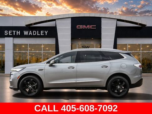 Used 2024 Buick Enclave Essence w/ Sport Touring Edition FWD image 4