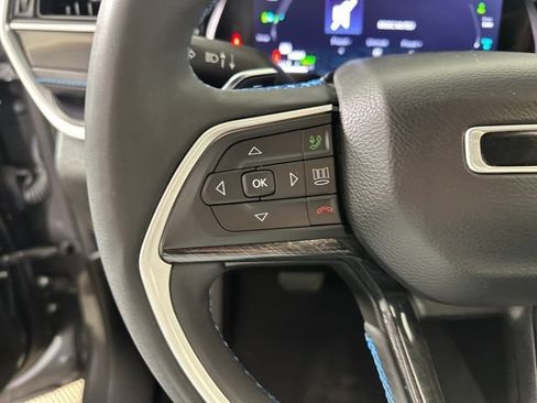 Used 2022 Jeep Grand Cherokee Trailhawk AWD/4WD image 16