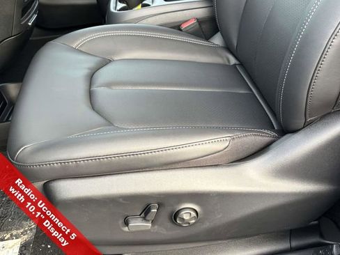 New 2026 Chrysler Pacifica Select w/ S Appearance Package image 17